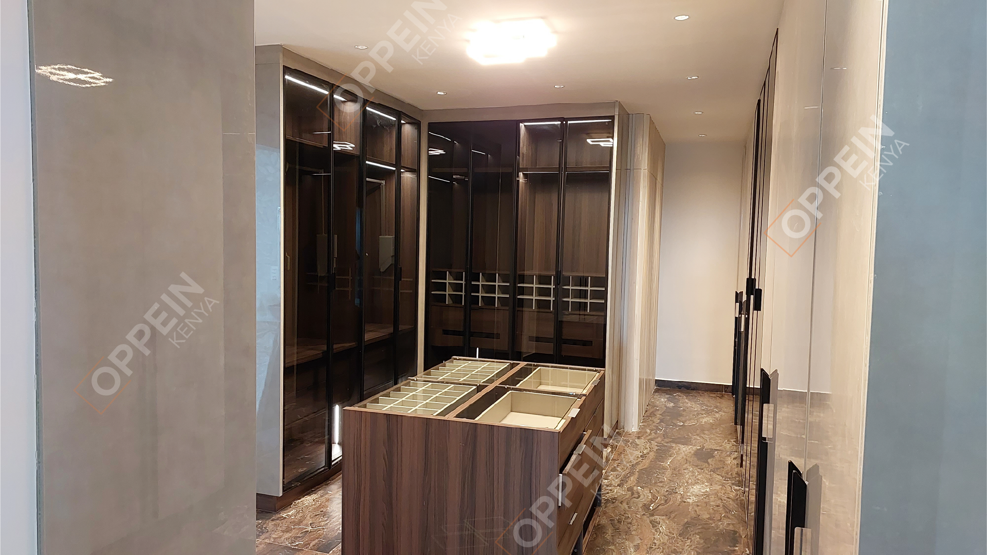 6 Bedroom Modern Contemporary House - Kitchen Cabinets, Walk-in Closet, Wardrobes by OPPEIN Kenya