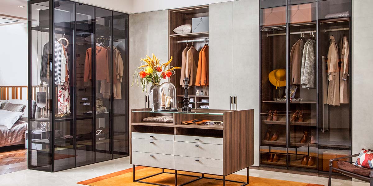 Modern Fashion Wood Grain With Glass Walk In Closet by OPPEIN Kenya