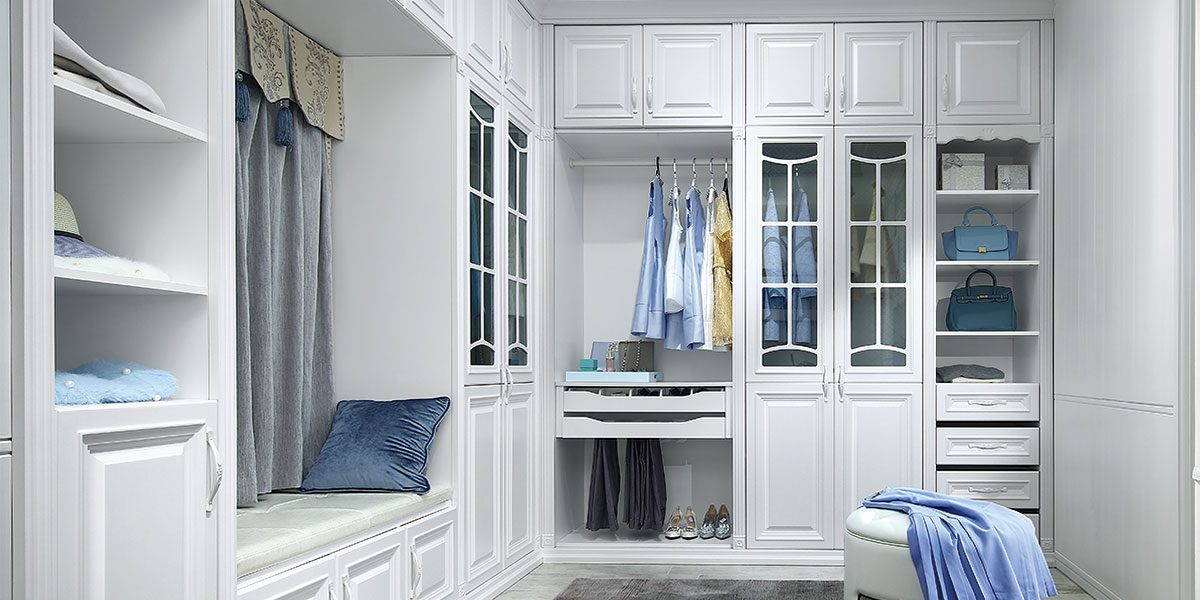 Classical L-Shaped Walk-in Closet  Wardrobe by OPPEIN Kenya